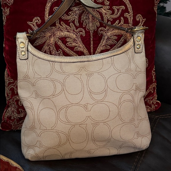 Coach Penelope Metallic Gold Signature Canvas Shoulder Bag w/Lock. - Picture 3 of 10